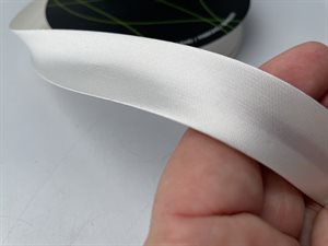 Viscose satin skråbånd - flot blank i offwhite, 20 mm
